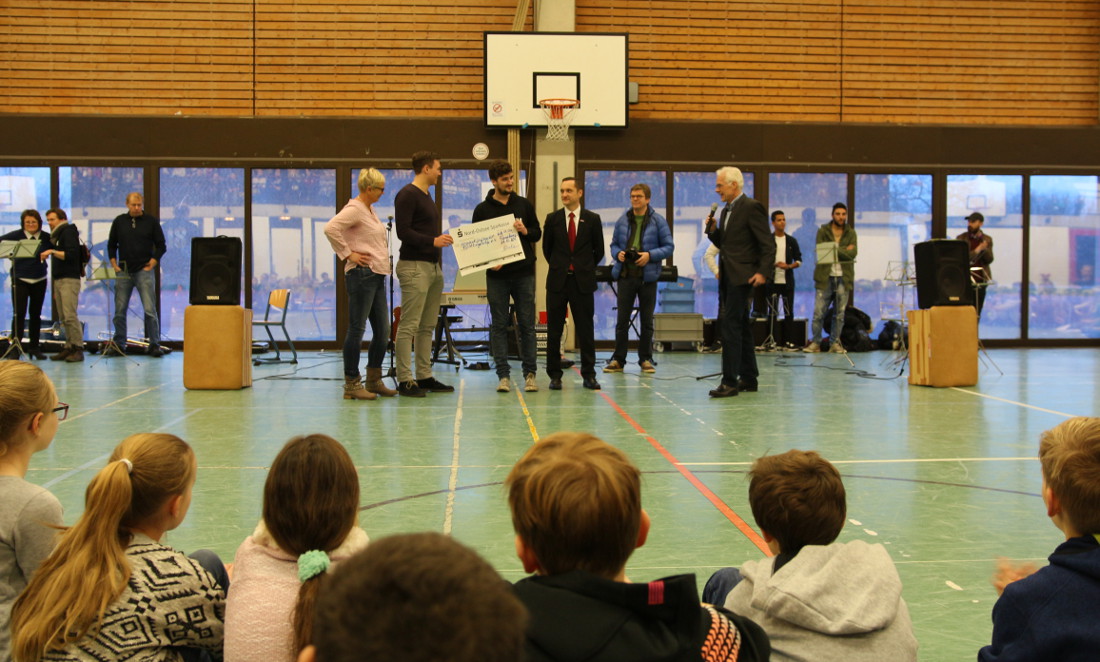 11500 Euro Für Flüchtlingshilfe